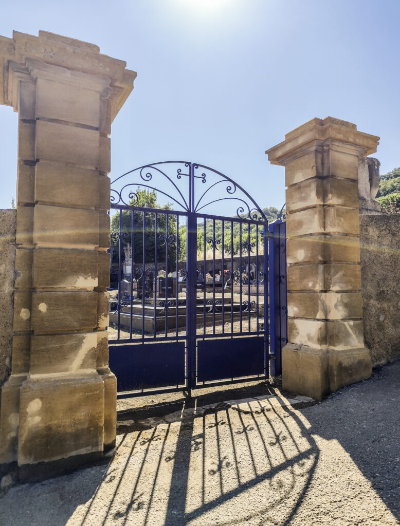 Des piliers du cimetière restaurés pour préserver notre patrimoine